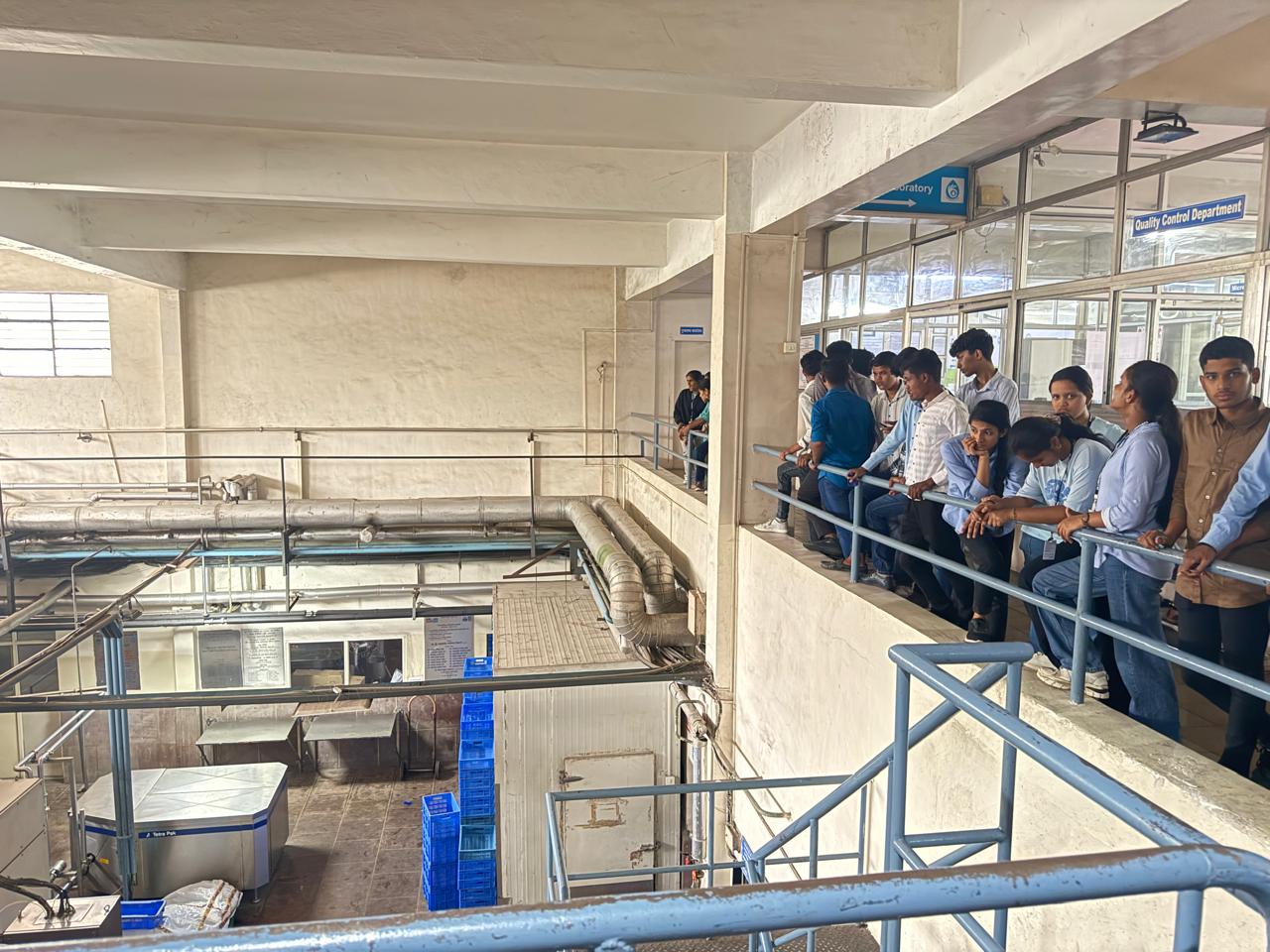 Students-observing-the-functioning-of-Briquette-Boiler